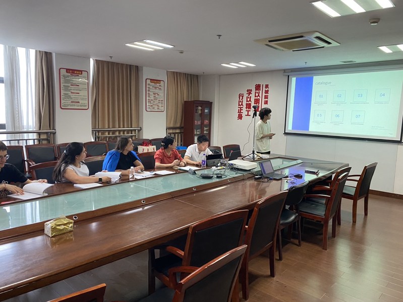 学校首个中外合作办学本科项目毕...